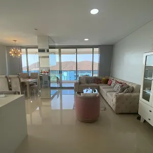 En Piso 20 Con Vista Espectacular Al Mar, Sierra Nevada Y Jardín Privado En Santa Marta (Magdalena)